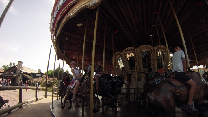 Carousel-Port-Aventura-Far-West