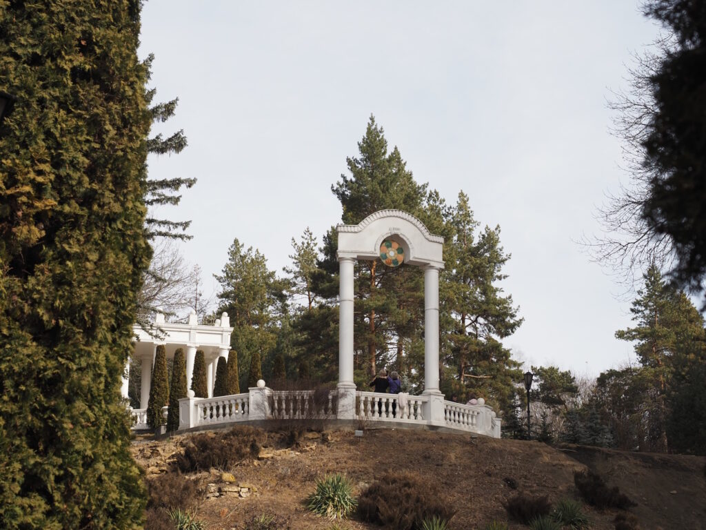 Беседка и арка, Долина Роз, Кисловодск