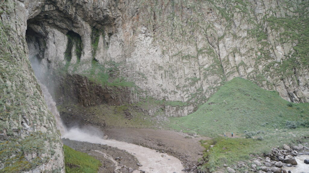 Водопад Каракая Су