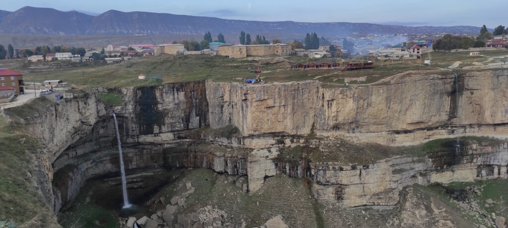 Панорама водопад Тобот