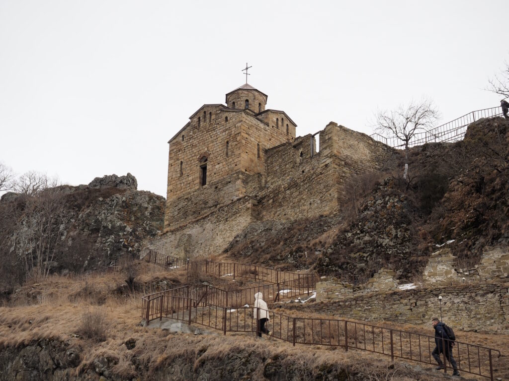 Подъем к Шоанинскому храму