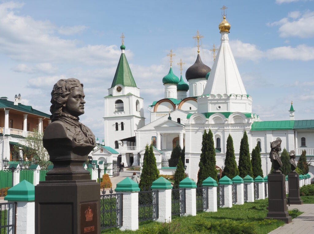 Бюст Петра Первого в Печерском монастыре Нижнего Новгорода