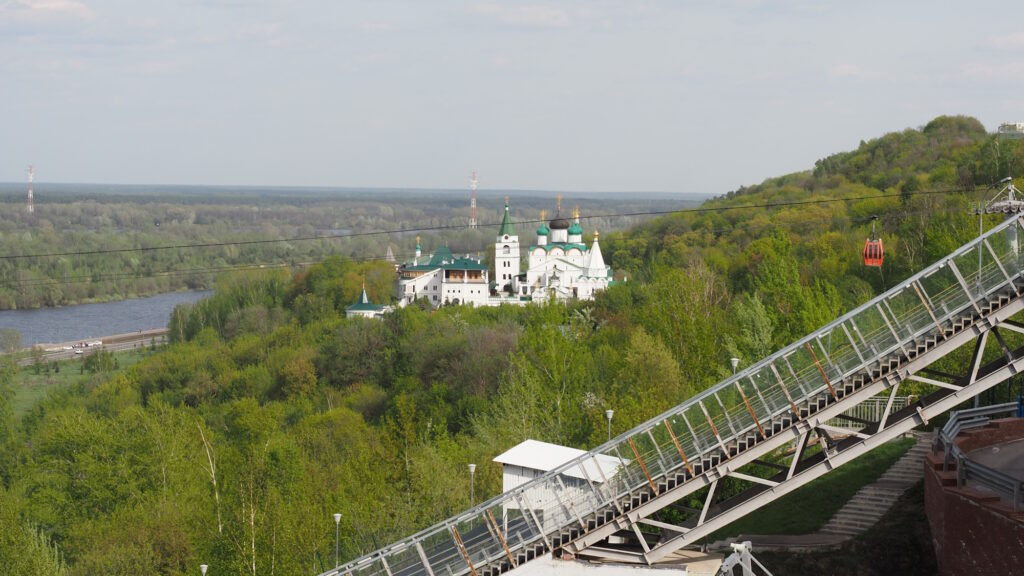 Вид на Печерский Вознесенский монастырь от колеса обозрения, Нижний Новгород