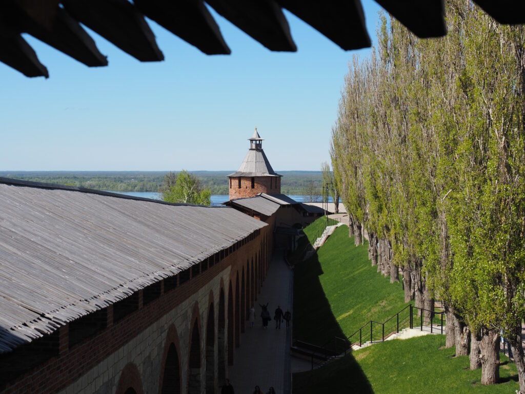 Вид на Тайницкую от Коромысловой башни Нижегородского кремля