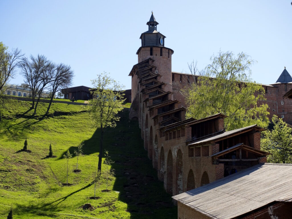 Вид на Часовую от Ивановской башни, Нижегородский кремль