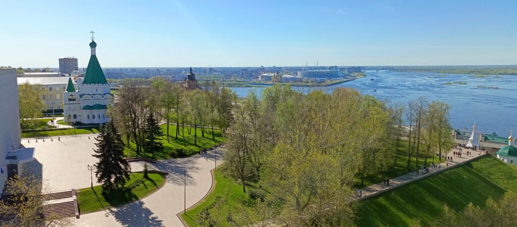 Вид с колокольни Спасо-Преображенского собора в Нижегородском кремле