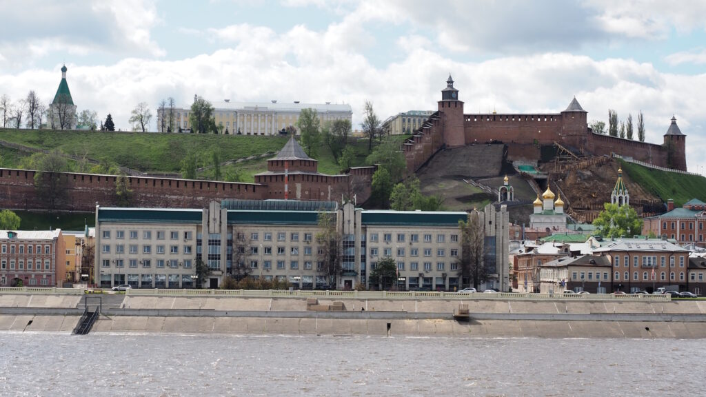 Западный участок Нижегородского кремля и Нижневолжская набережная