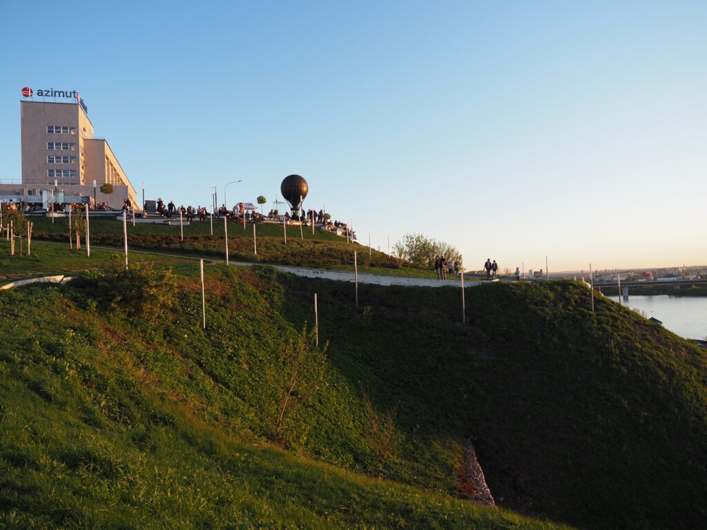 Памятник Жюль Верну в Нижнем Новгороде