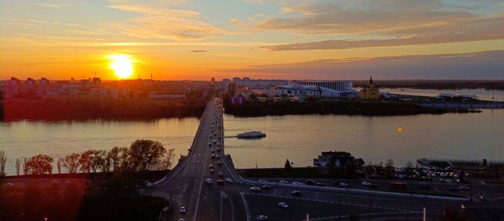 Что обязательно увидеть в Нижнем Новгороде, закат на слиянии Оки и Волги