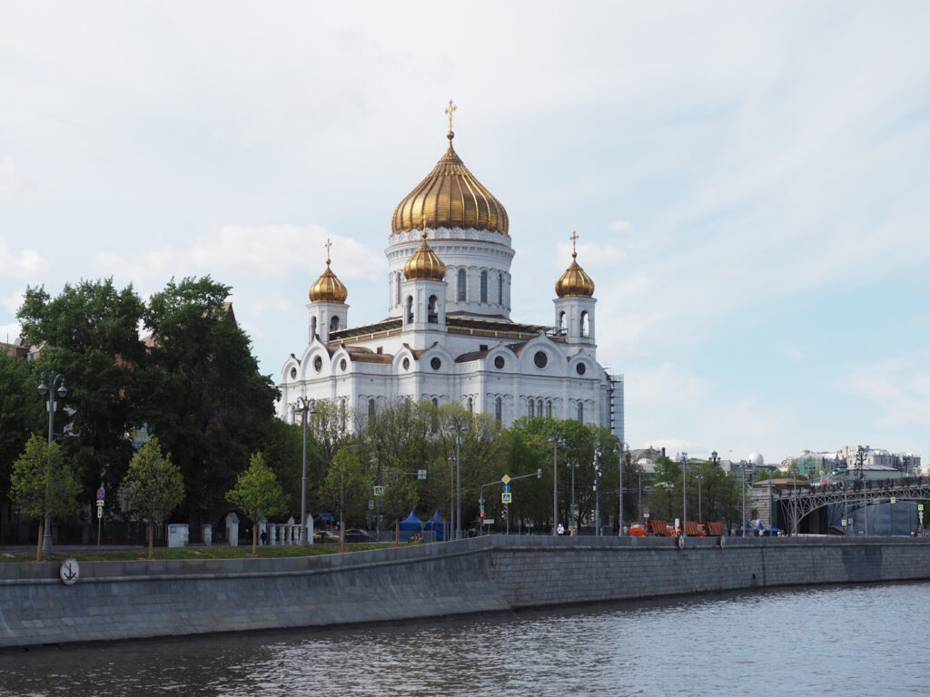 Храм Христа Спасителя, вид во время прогулки по Москве-реке на яхте Рэдиссон