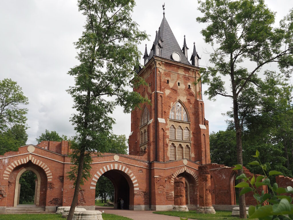 Башня Шапель в Александровском парке Царского Села