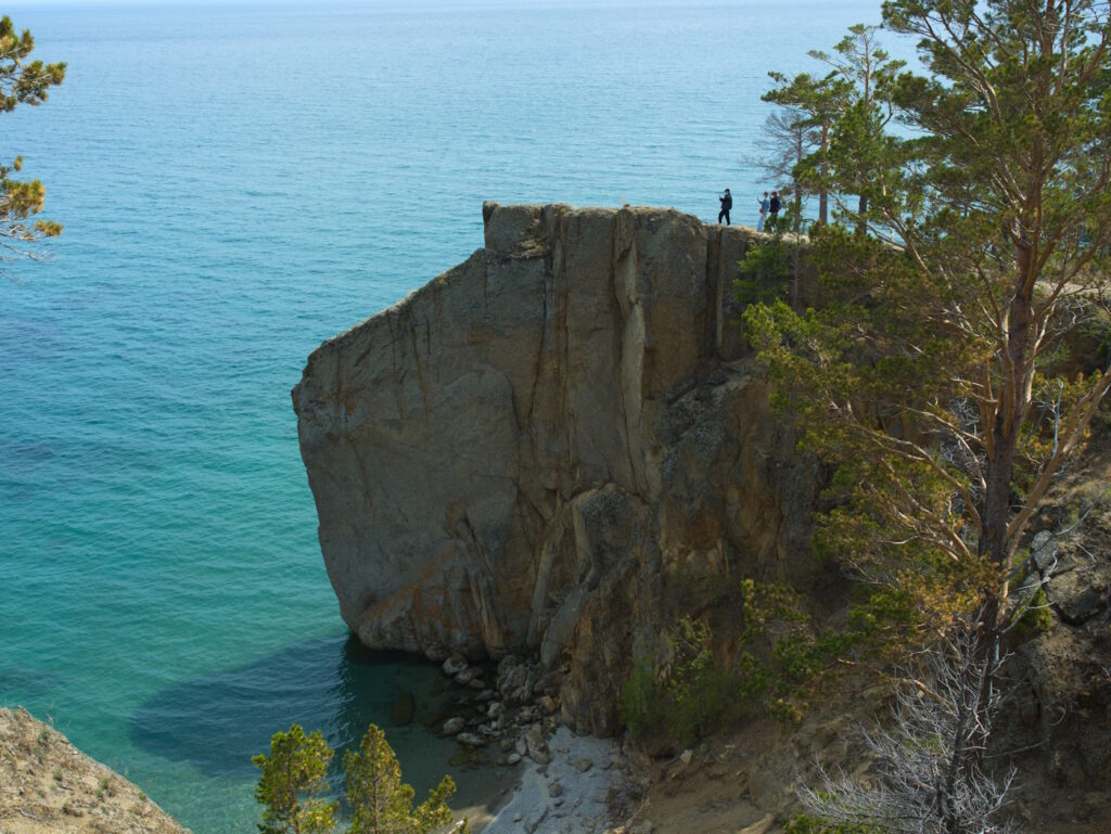 Скала Жандарм, бухта Песчаная, Байкал