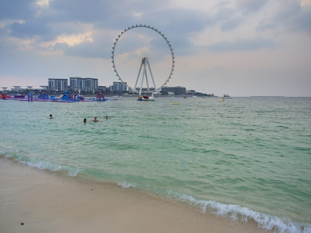 Что посмотреть в Дубае - пляж JBR и колесо обозрения Око Дубая