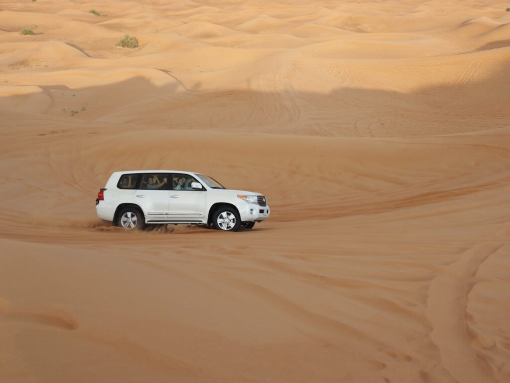 Toyota Land Cruiser 200 на джип сафари в пустыне, Дубай, Шарджа