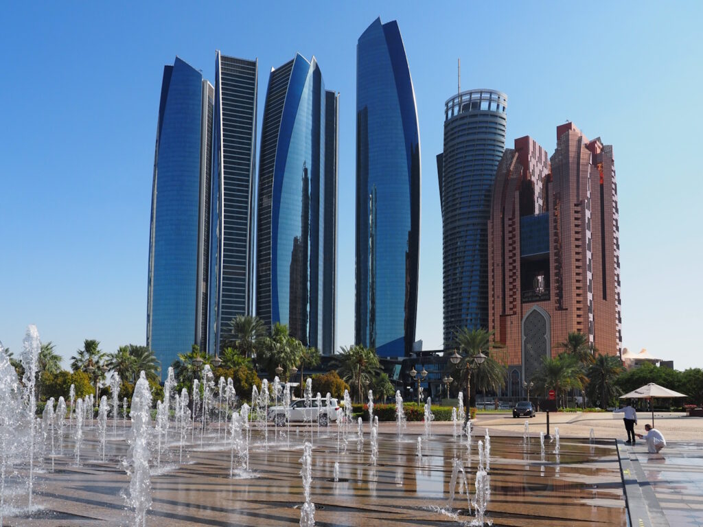 Экскурсия в Абу Даби, башни Etihad Towers