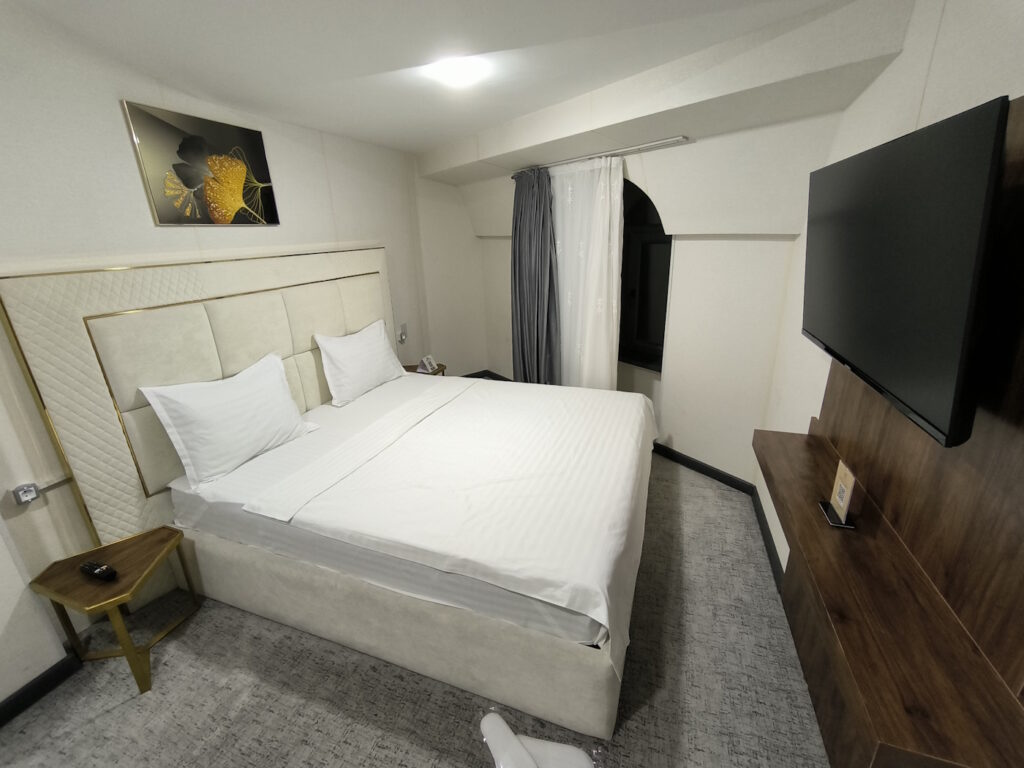 Наш двухместный номер в Art Royal Hotel