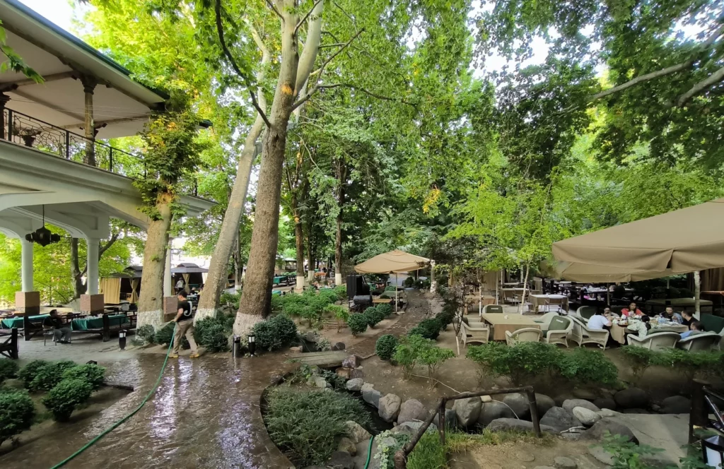 ресторан CinaraS, Чарвакское водохранилище