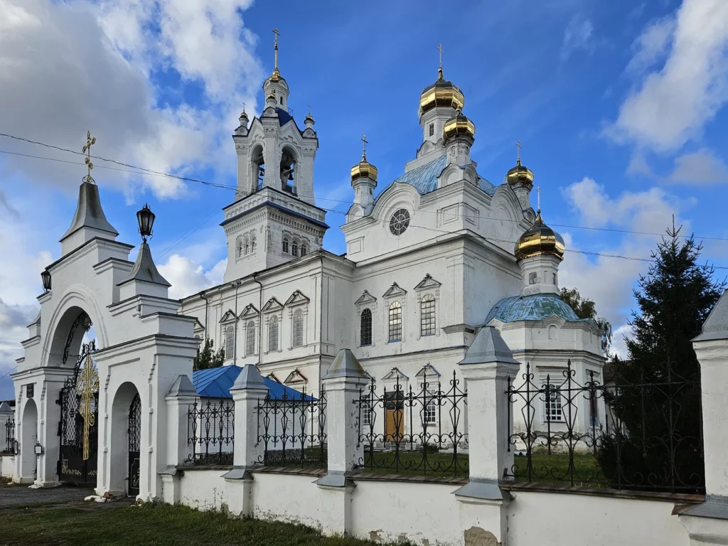 Покровский собор на въезде в Камышлов