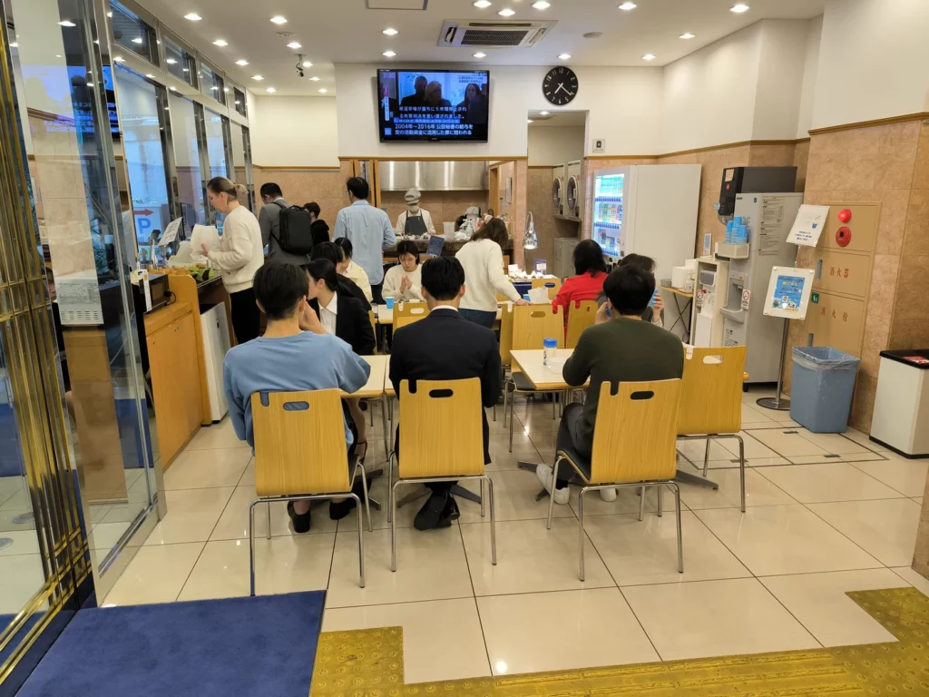 Как проходят завтраки в Toyoko Inn