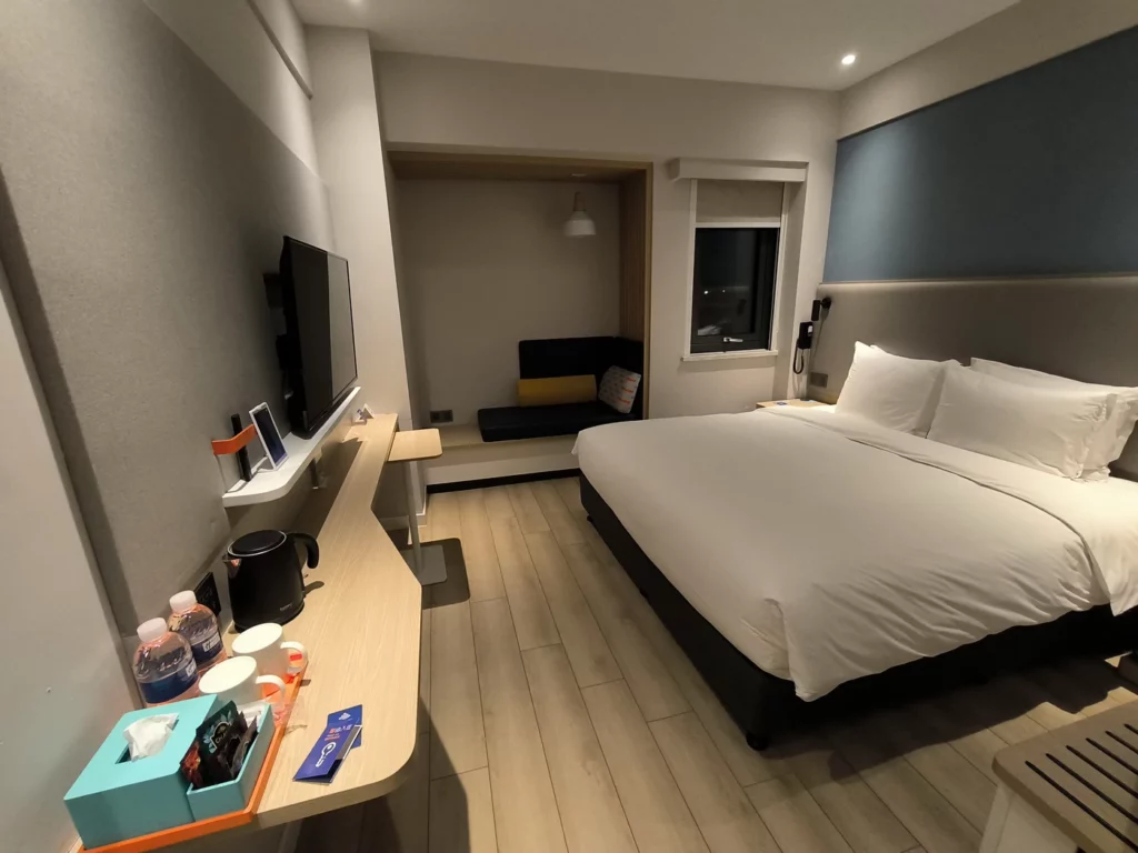 наш номер в Holiday Inn Express Shanghai Pudong Airport