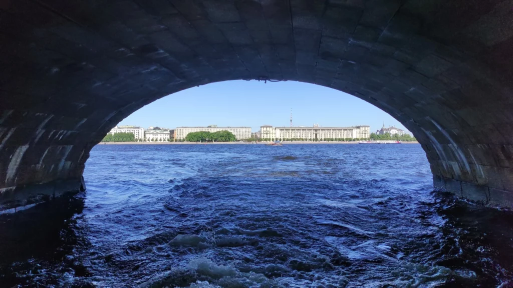 Под Прачечным мостом