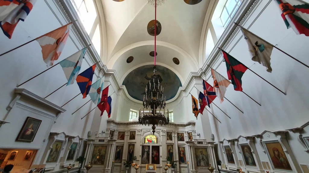 Флаги в Мариинской церкви, Мариенталь