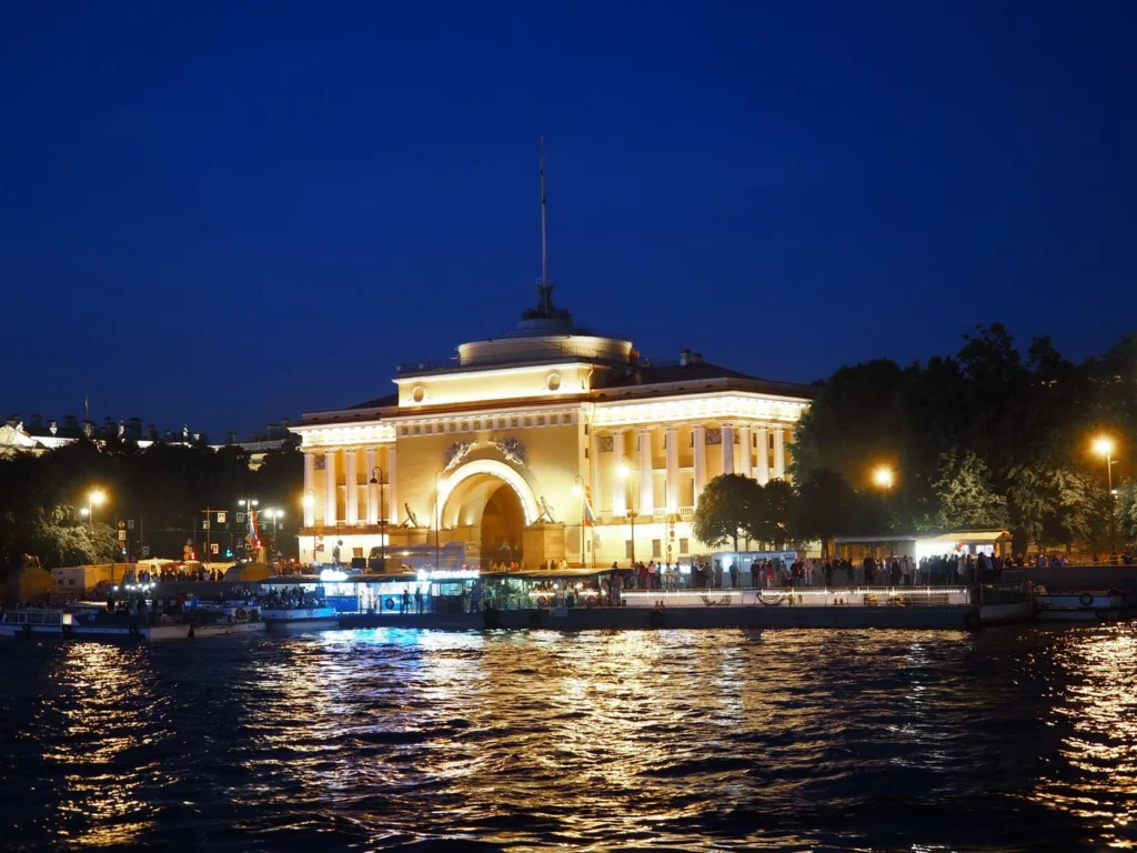 Вид с Невы на Адмиралтейство
