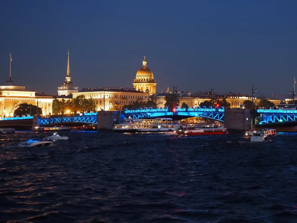 Дворцовый разводной мост, Адмиралтейство и Исаакиевский собор