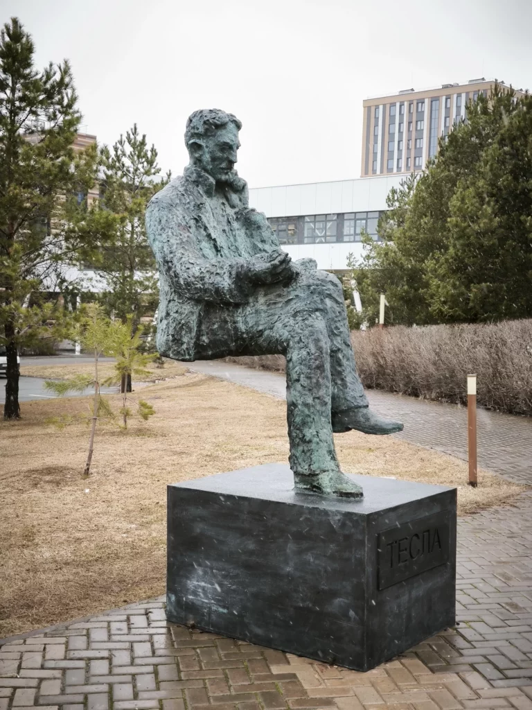 Памятник Тесле в Иннополисе